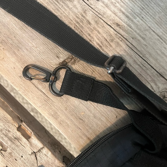 Columbia Black Women’s Crossbody Travel Bag - Picture 8 of 14